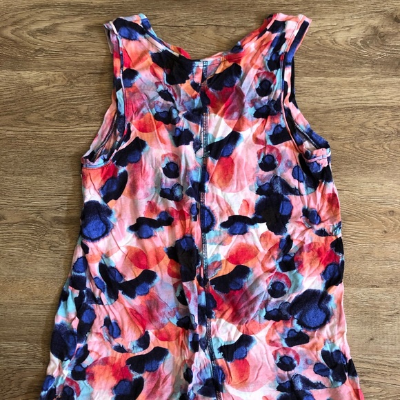 Tank - Picture 2 of 2